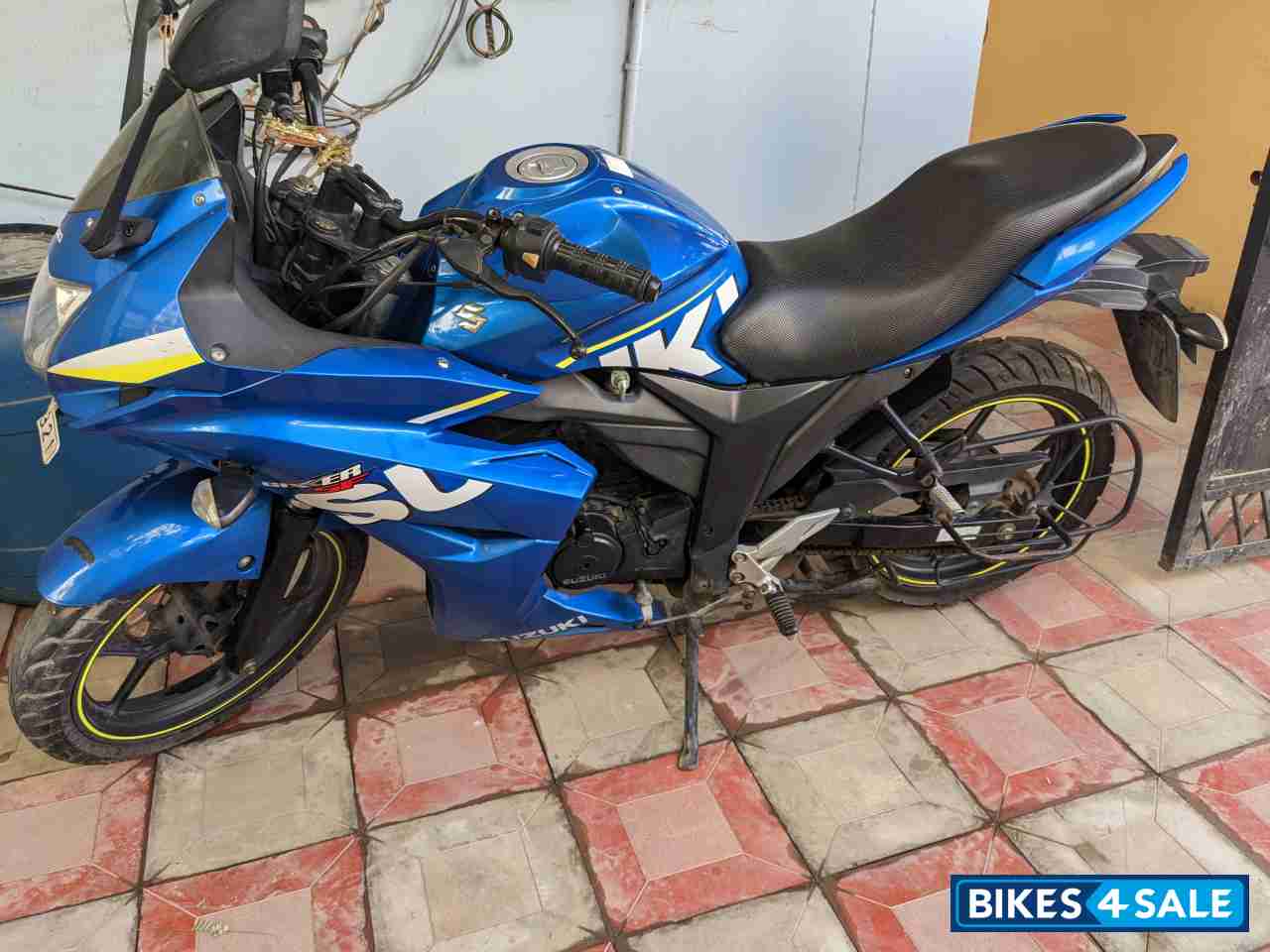 Suzuki Gixxer SF
