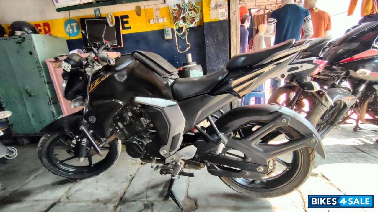 Yamaha FZ FI V2