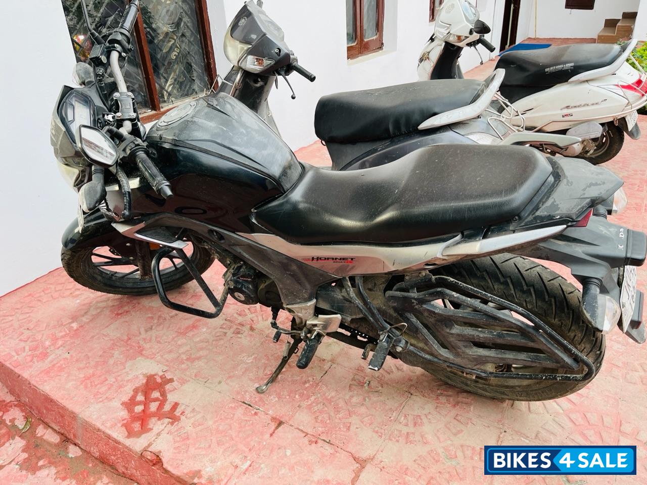 Honda CB Hornet 160R