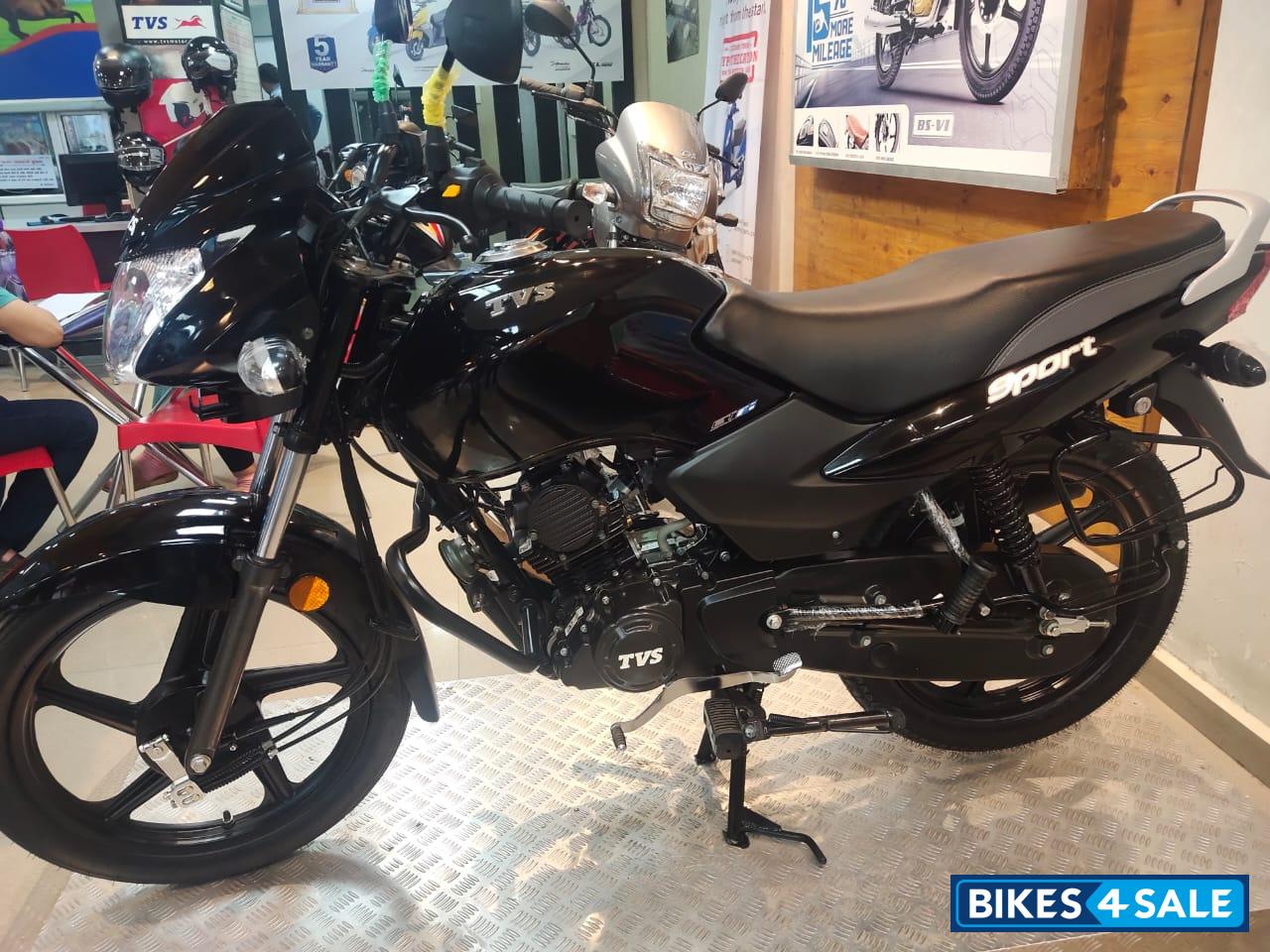 TVS Sport 110 cc Dark Edition TVS Sport 110 cc Dark Edition