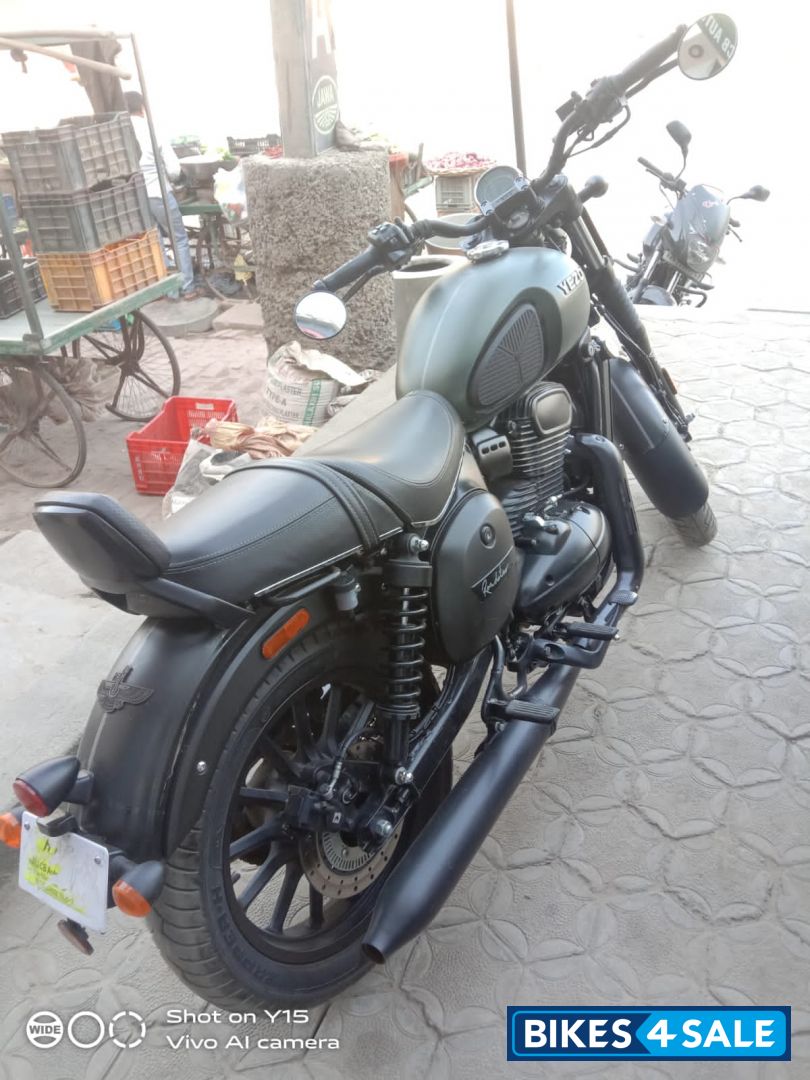Yezdi Roadster Dark