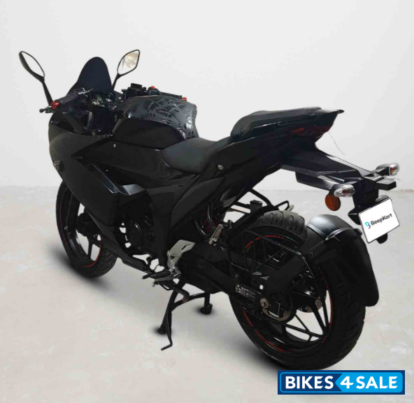 Suzuki Gixxer SF