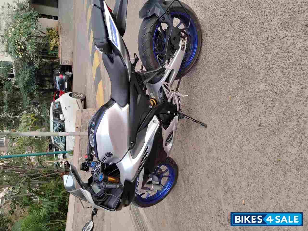 Yamaha R15M