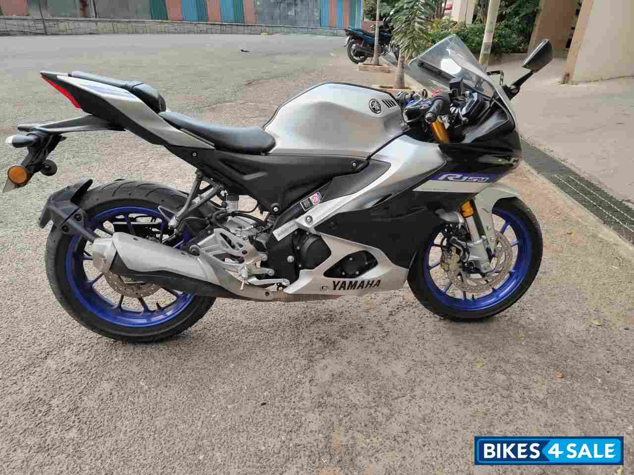 Yamaha R15M