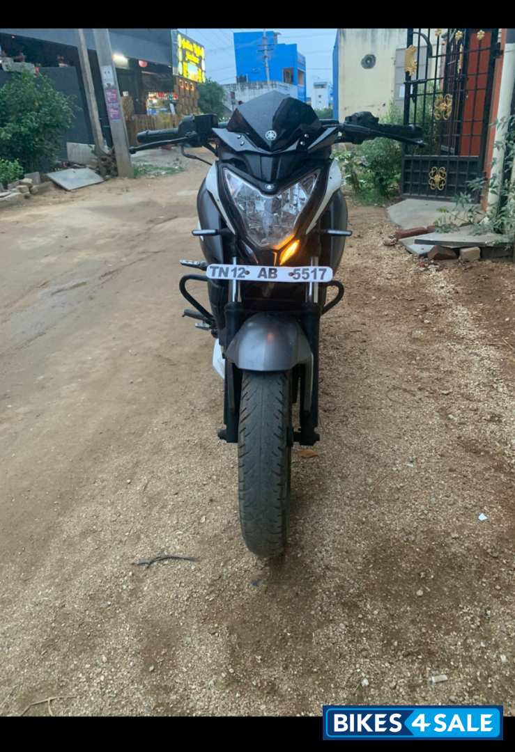 White&black Bajaj Pulsar 200 NS