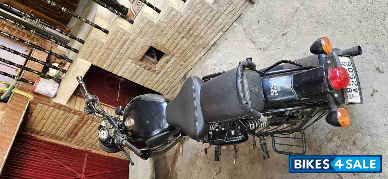 Royal Enfield Classic Stealth Black