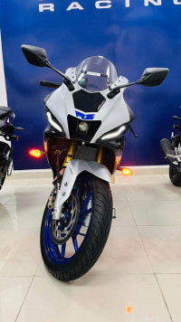 Yamaha R15M