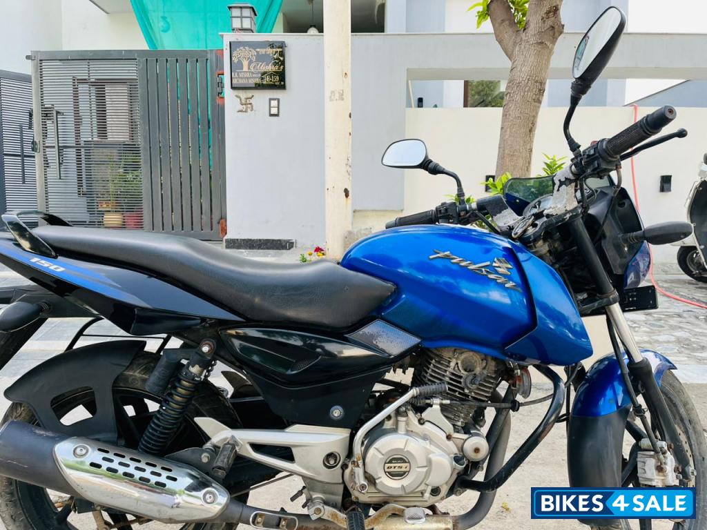 Blue Bajaj Pulsar 150 DTSi