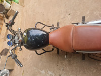 Black Royal Enfield Thunderbird 350