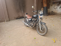 Black Royal Enfield Thunderbird 350