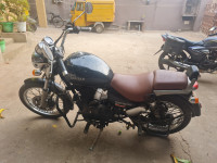Black Royal Enfield Thunderbird 350