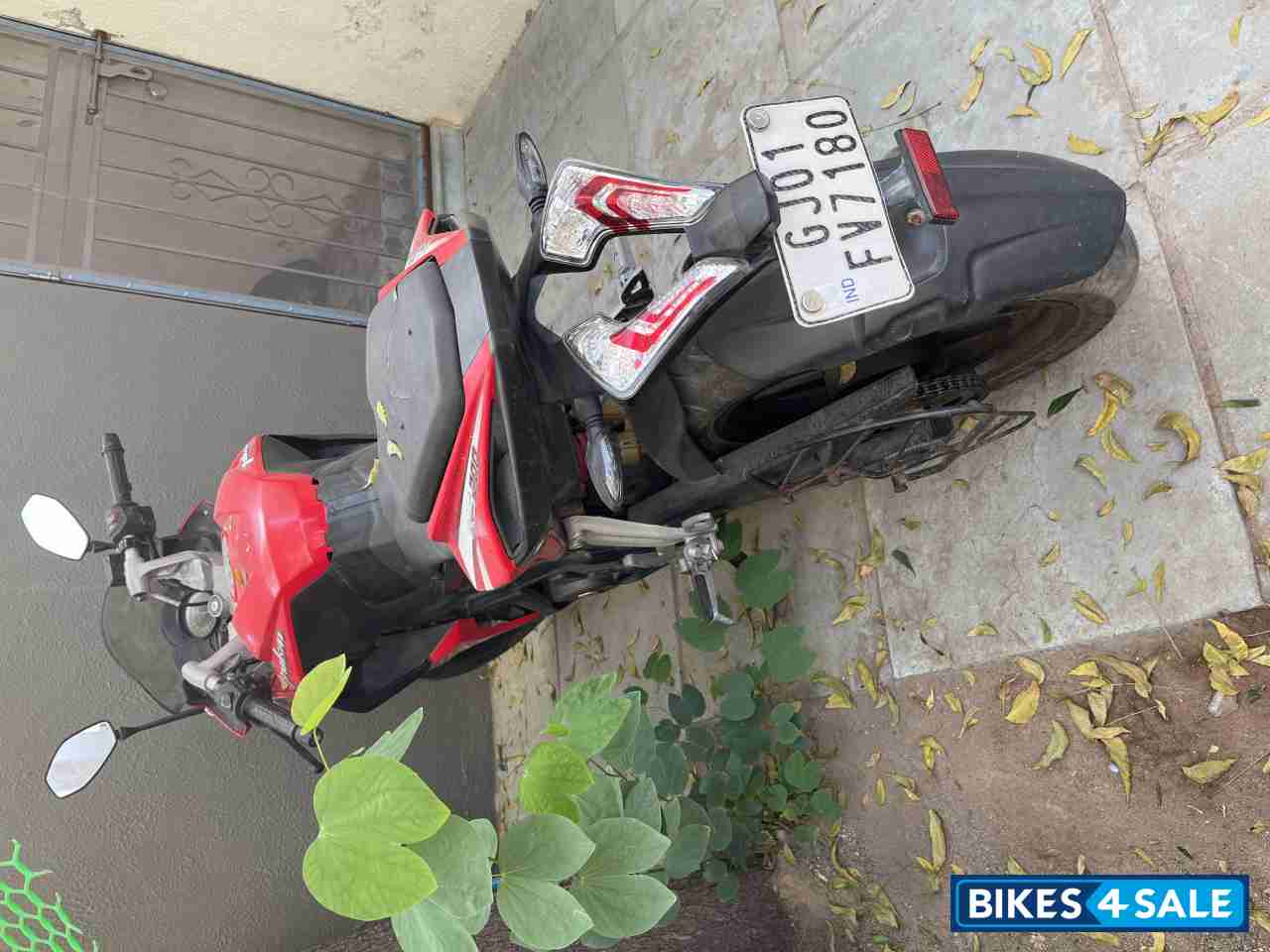 Bajaj Pulsar RS 200 ABS