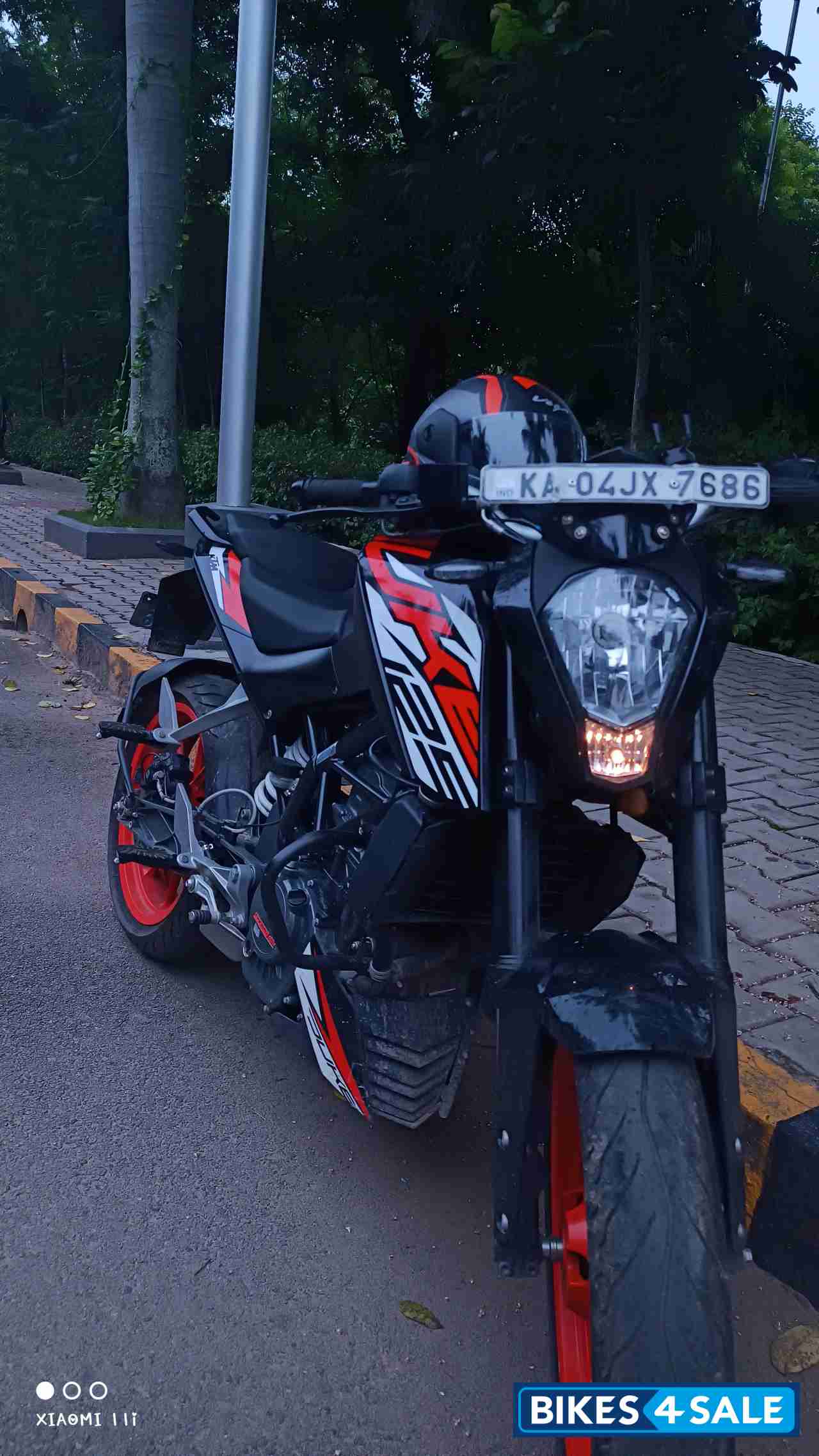 Black KTM Duke 125
