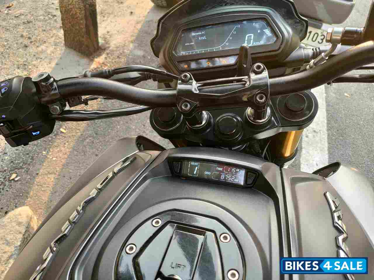 Grey Bajaj Dominar 400