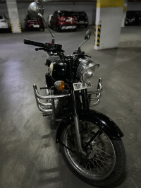 Black Royal Enfield Classic 350
