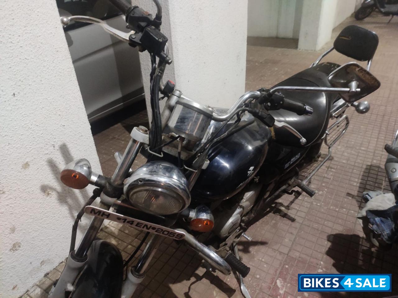 Bajaj Avenger 220 DTS-i