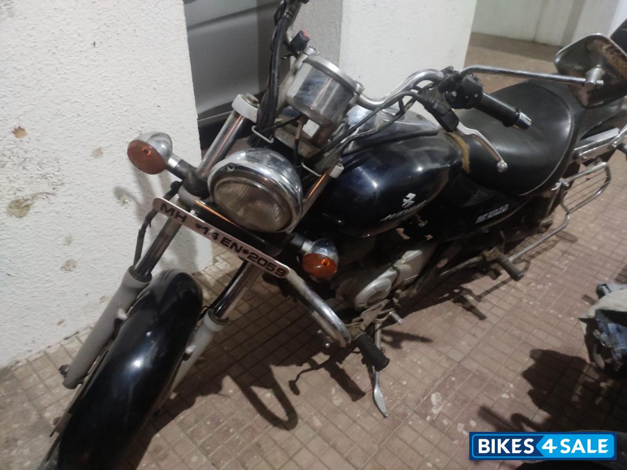 Bajaj Avenger 220 DTS-i