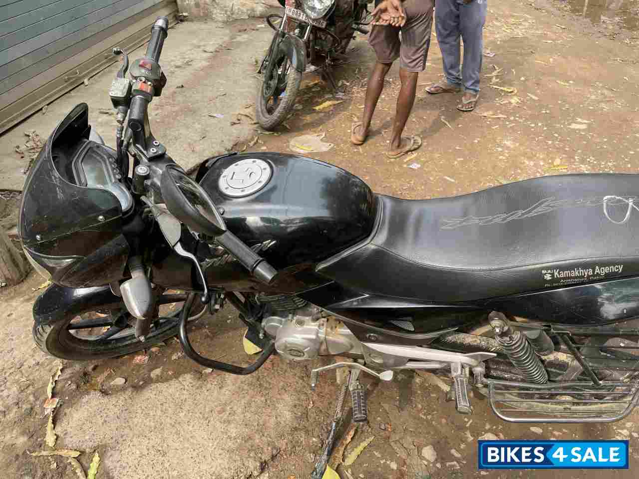 Black Bajaj Pulsar 150 Black Bajaj Pulsar 150