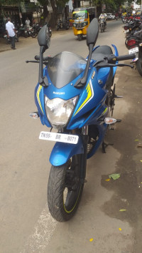 Blue Suzuki Gixxer SF Fi