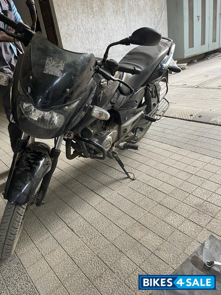 Black Bajaj Pulsar 150 DTSi Black Bajaj Pulsar 150 DTSi