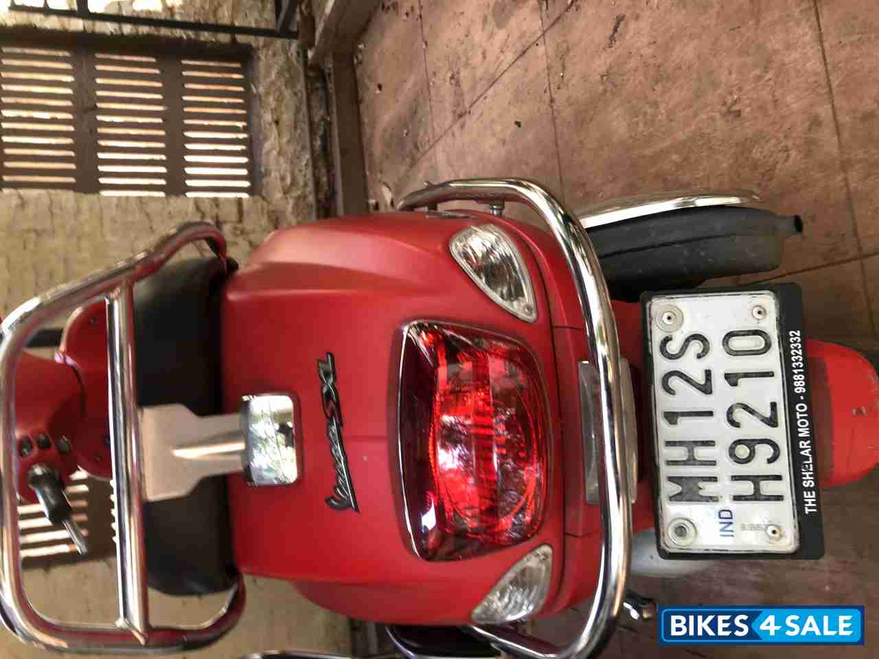 Red Vespa Elegante 150 BS6