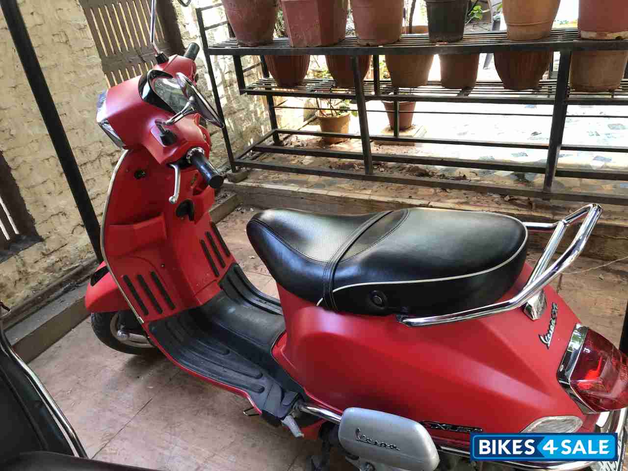 Red Vespa Elegante 150 BS6