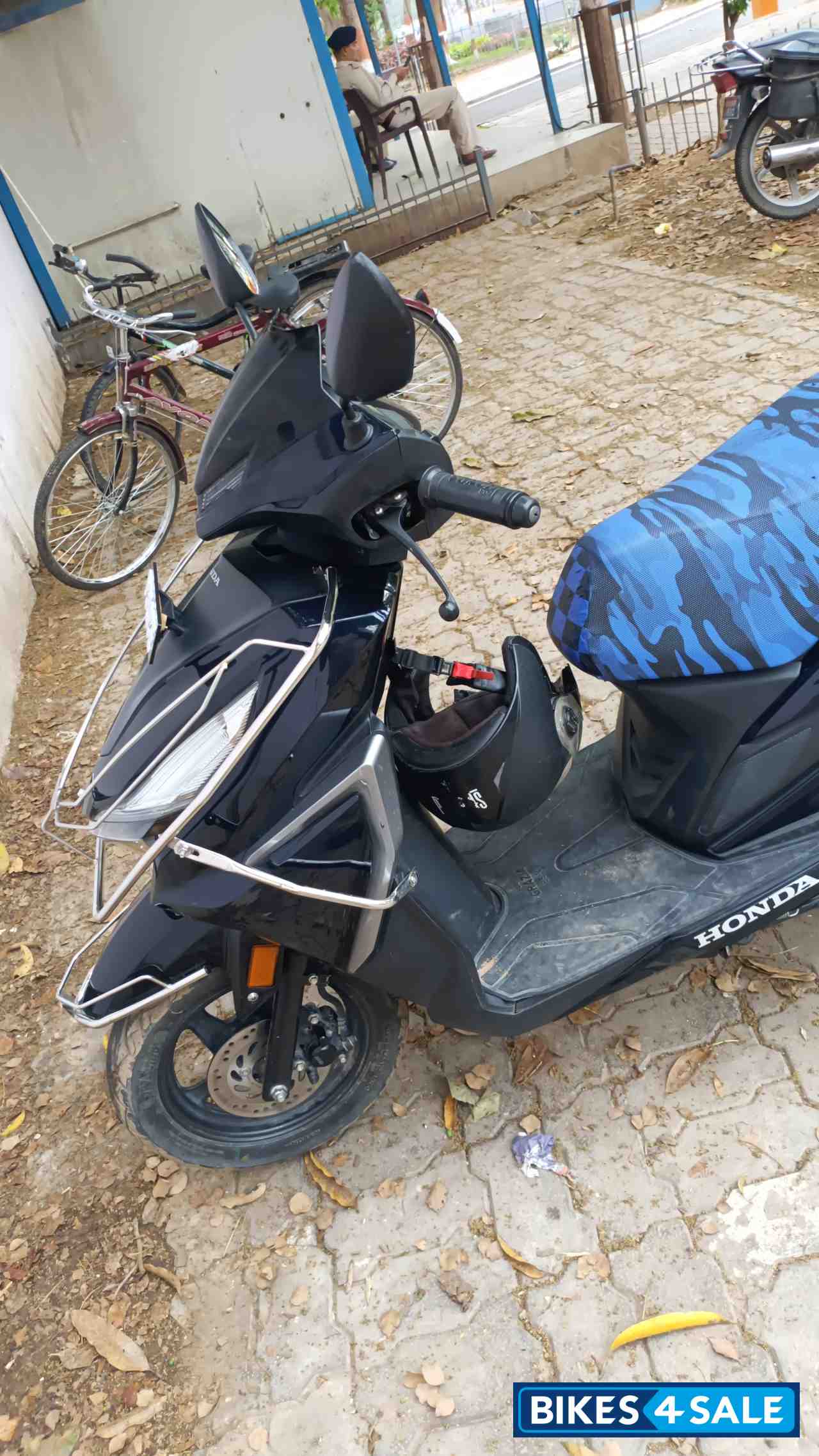 Blue Honda Grazia 125 BS6