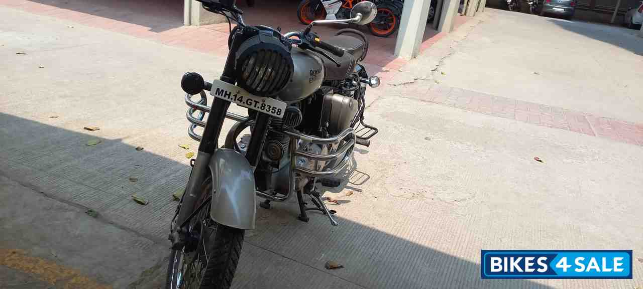 Gun Metal Grey Royal Enfield Classic Gunmetal Grey