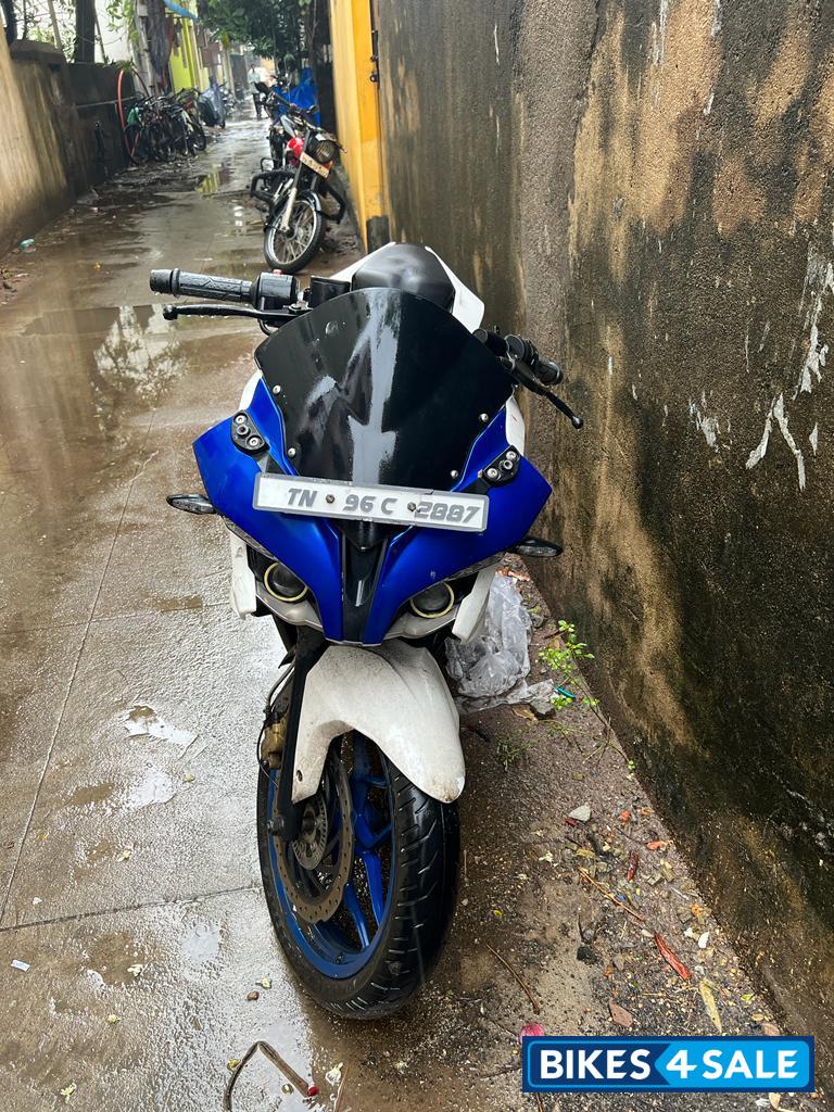 Blue Bajaj Pulsar RS 200 ABS