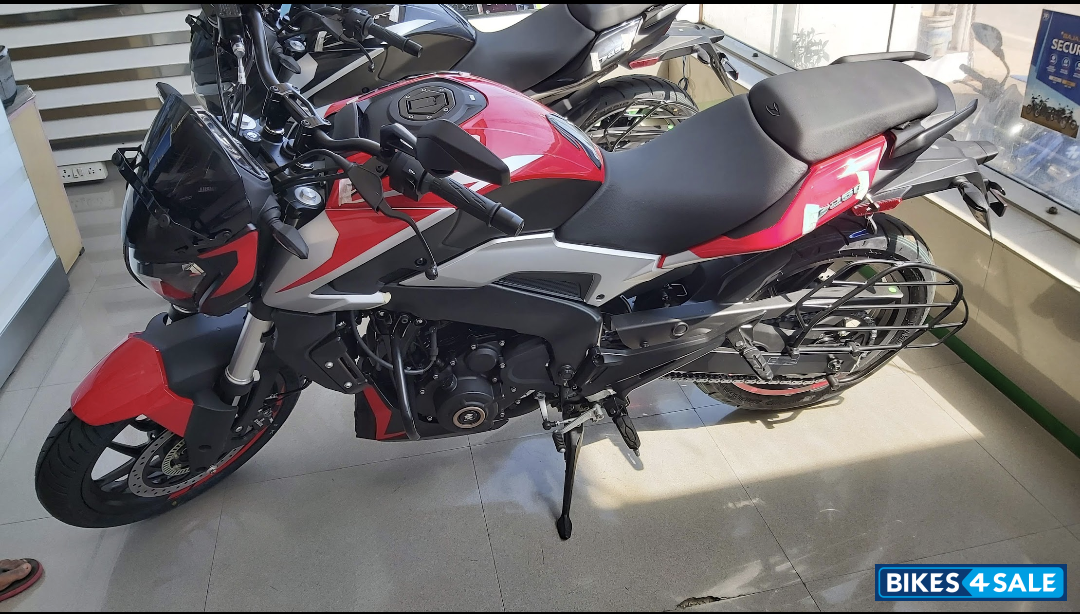 Bajaj Dominar 250 2022