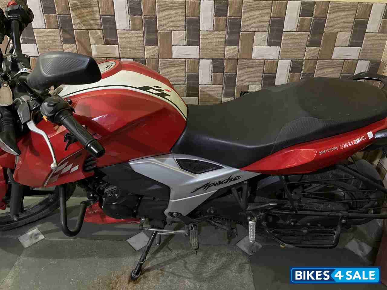 TVS Apache RTR 160 4V BS6