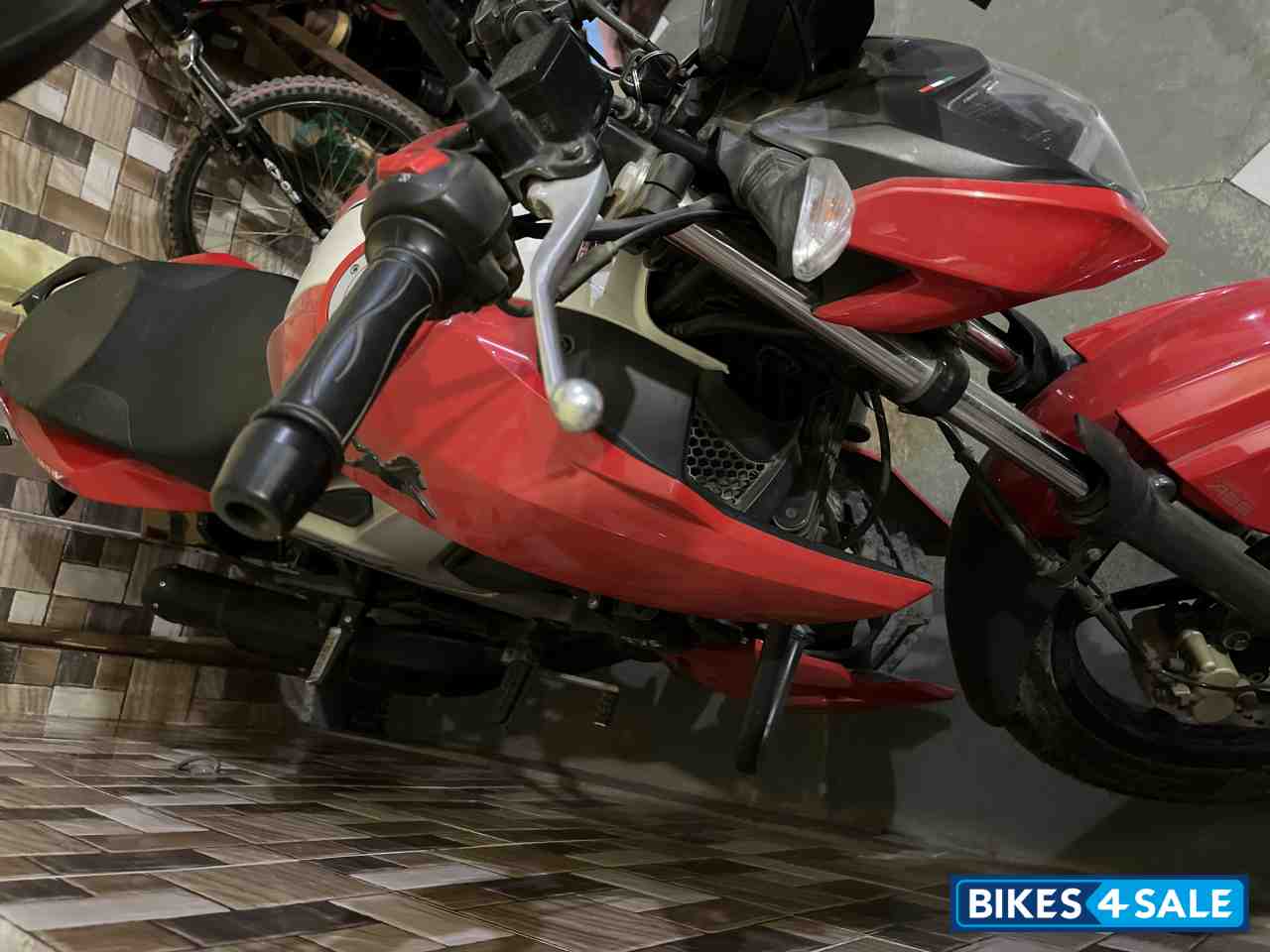 TVS Apache RTR 160 4V BS6