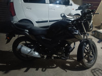 Black TVS Raider 125