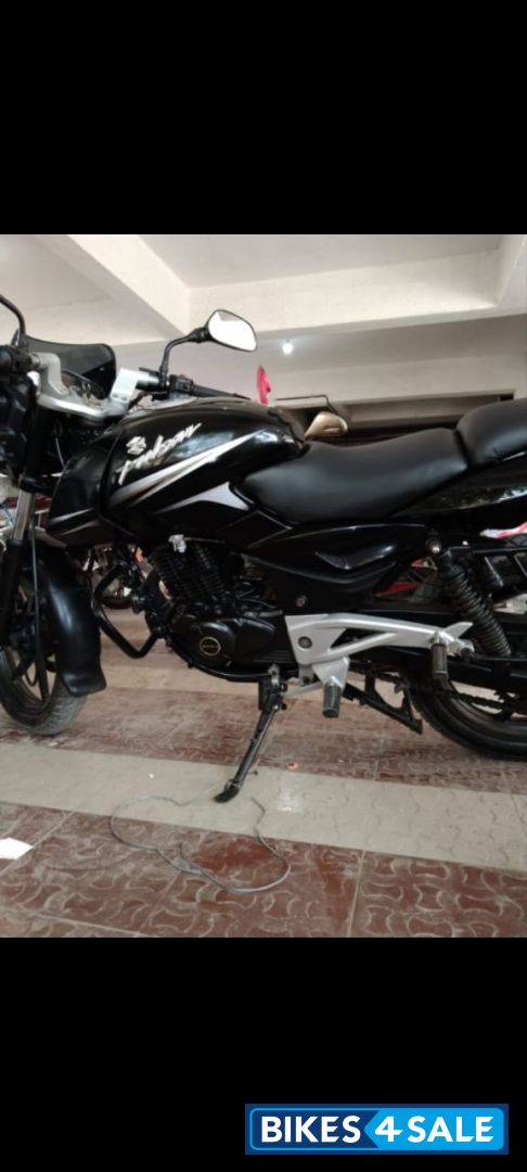 Black Bajaj Pulsar 180 DTSi