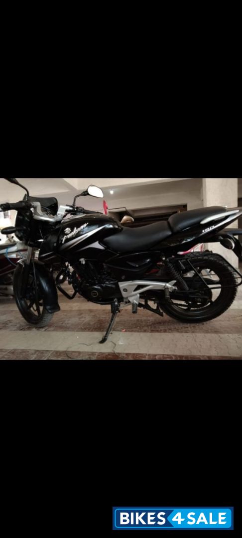 Black Bajaj Pulsar 180 DTSi