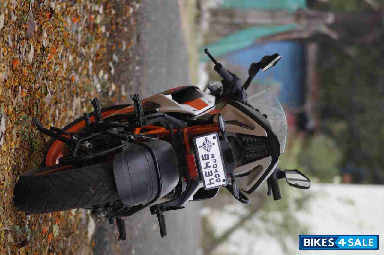 Black KTM RC 200 Black KTM RC 200