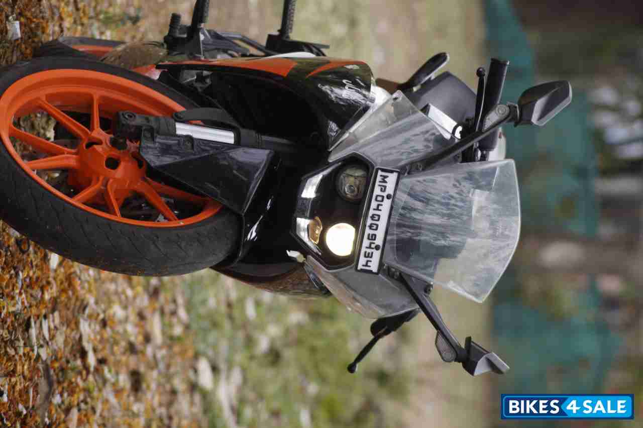 Black KTM RC 200 Black KTM RC 200