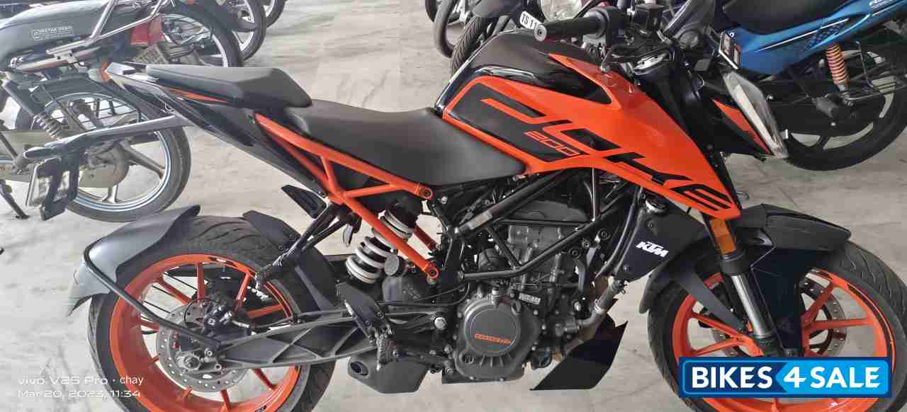Blk Orange KTM Duke 200 ABS