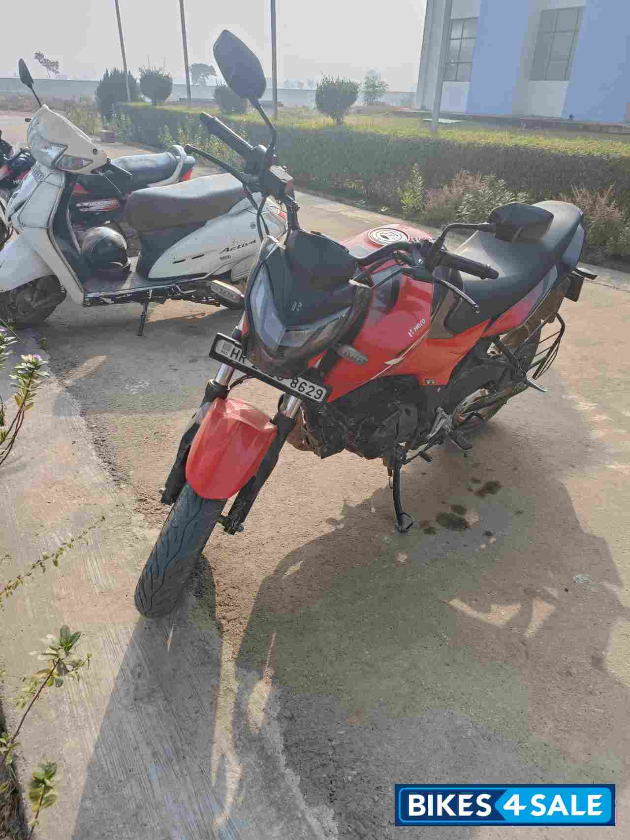 Red & Black Hero Xtreme 160R 100 Million Edition