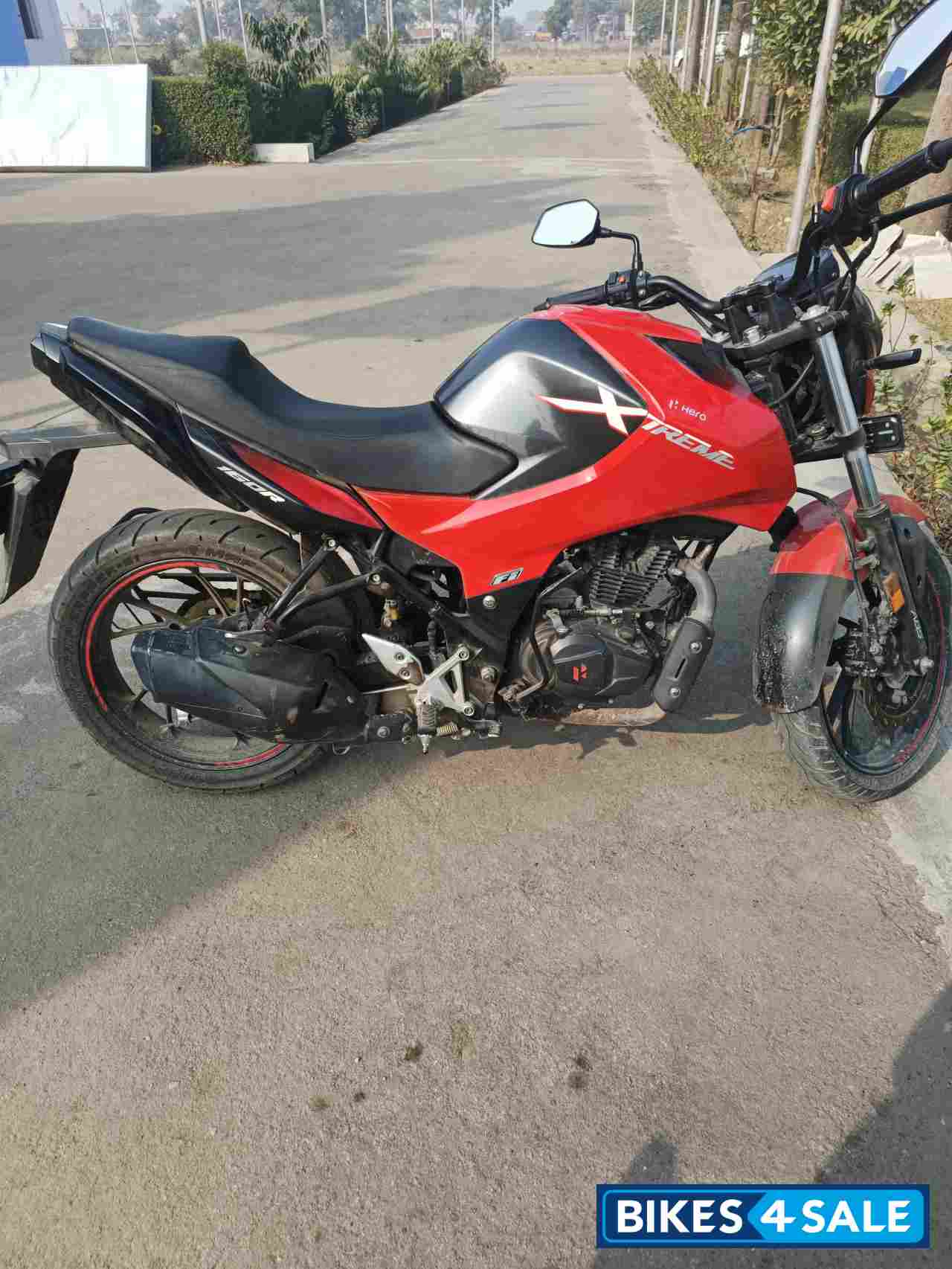 Red & Black Hero Xtreme 160R 100 Million Edition