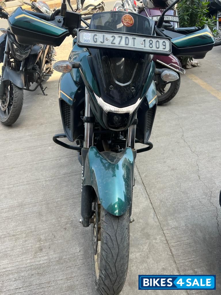Glossy Green Yamaha FZS 25 2022
