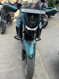 Glossy Green Yamaha FZS 25 2022