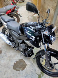 Wicked Black TVS Raider 125