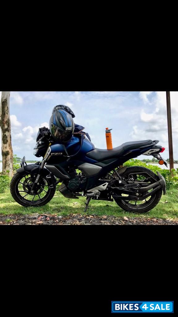Dark Blue Yamaha FZ FI V3 BS6