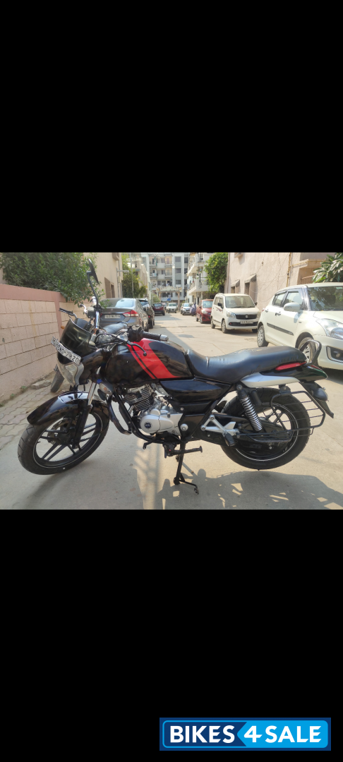 Bajaj V15