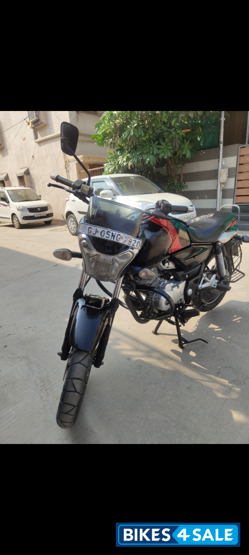 Bajaj V15