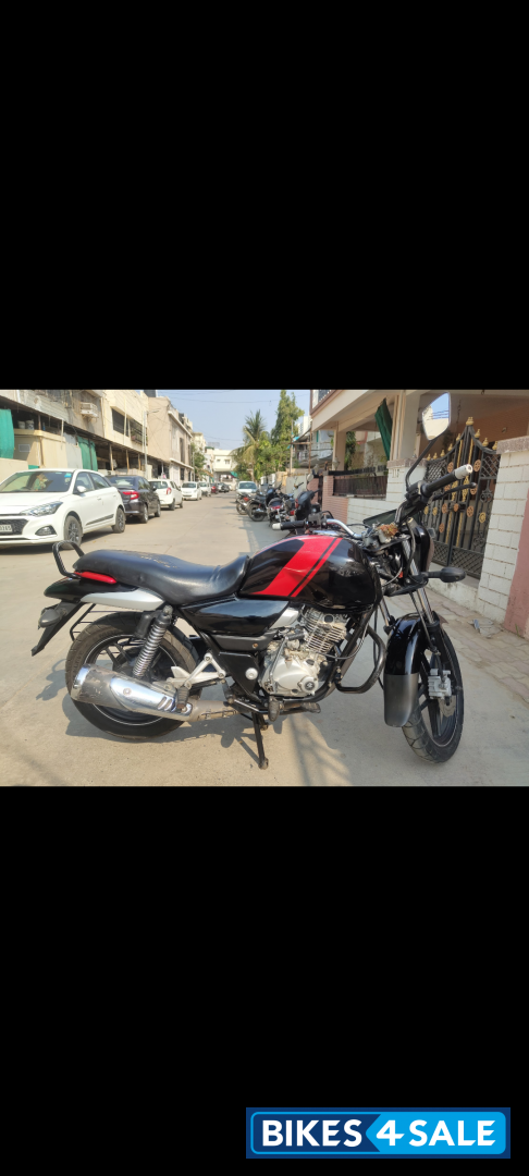 Bajaj V15