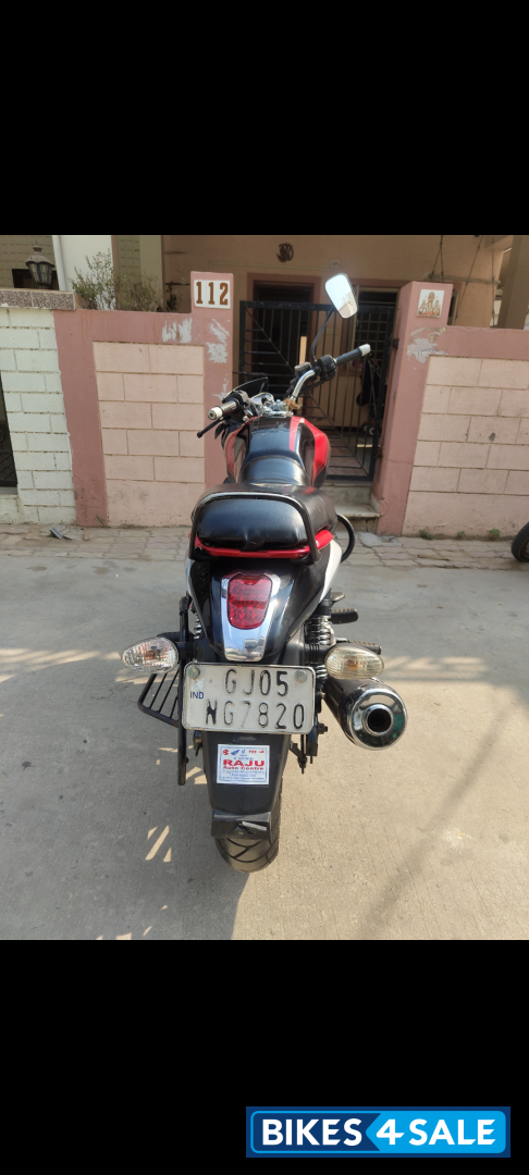 Bajaj V15
