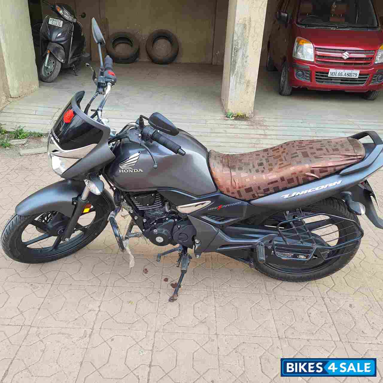Grey Honda Unicorn 160 BS6