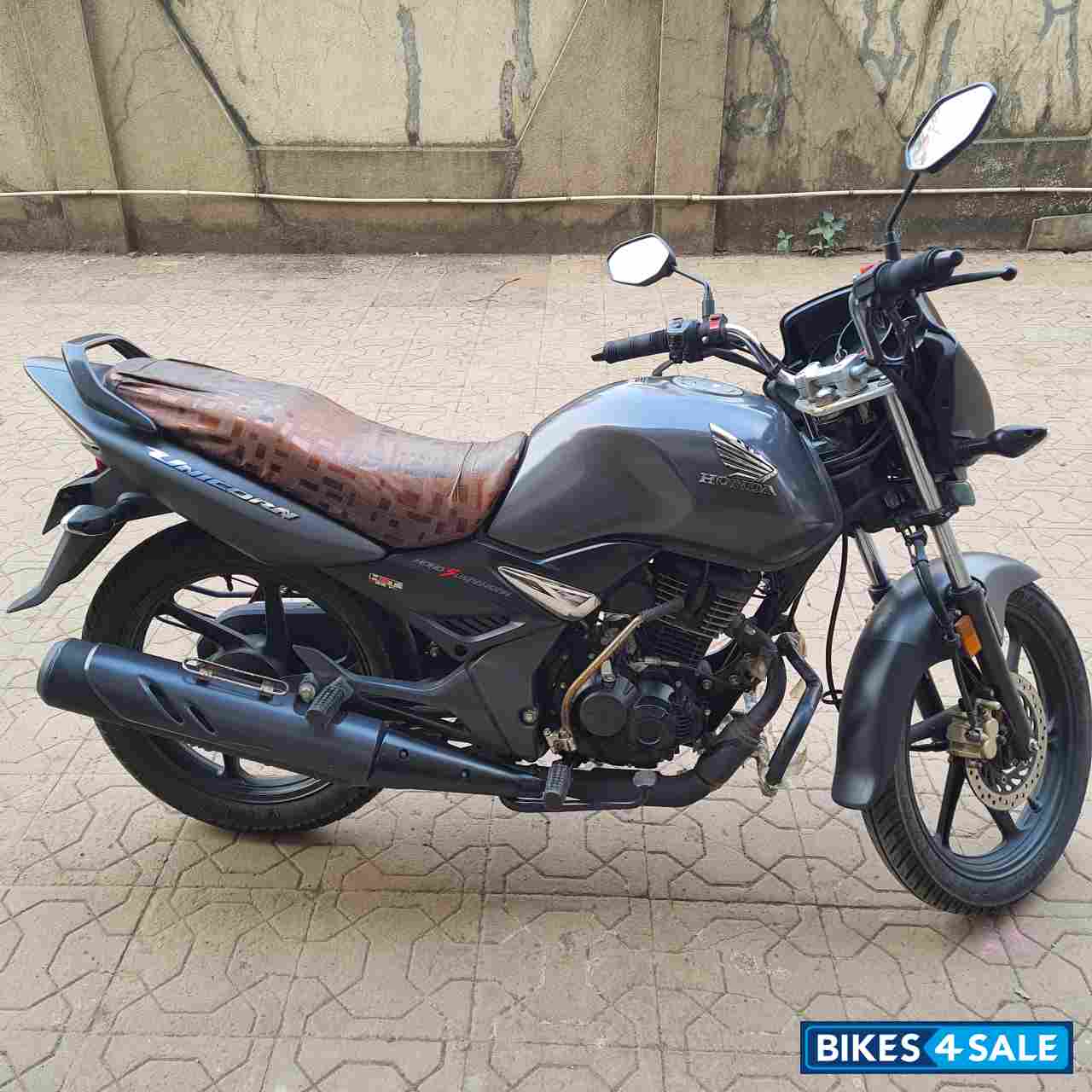 Grey Honda Unicorn 160 BS6